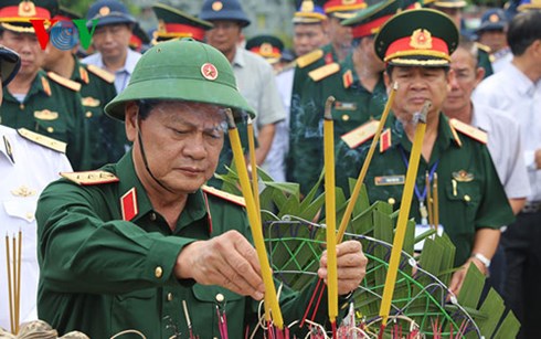 ຄະນະປະຕິບັດງານກະຊວງປ້ອງກັນປະເທດລົງເຮັດວຽກຢູ່ເມືອງເກາະກົນດາວ